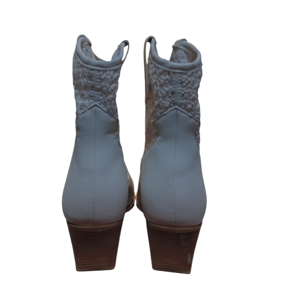 💫 Dolce Vita Cream Ankle Wedge Boots 🤍 - Picture 5 of 6
